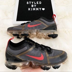 NIKE AIR VAPORMAX Sneakers Shoes NEW Black Gold